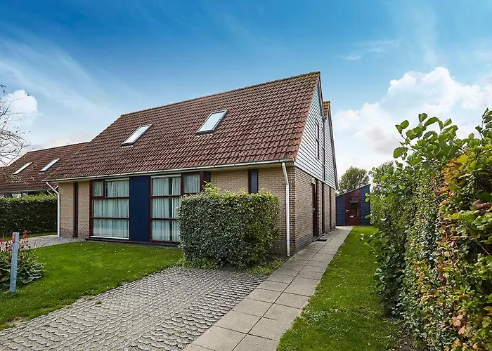 Coy Holiday Home With Large Garden, In Zeeland