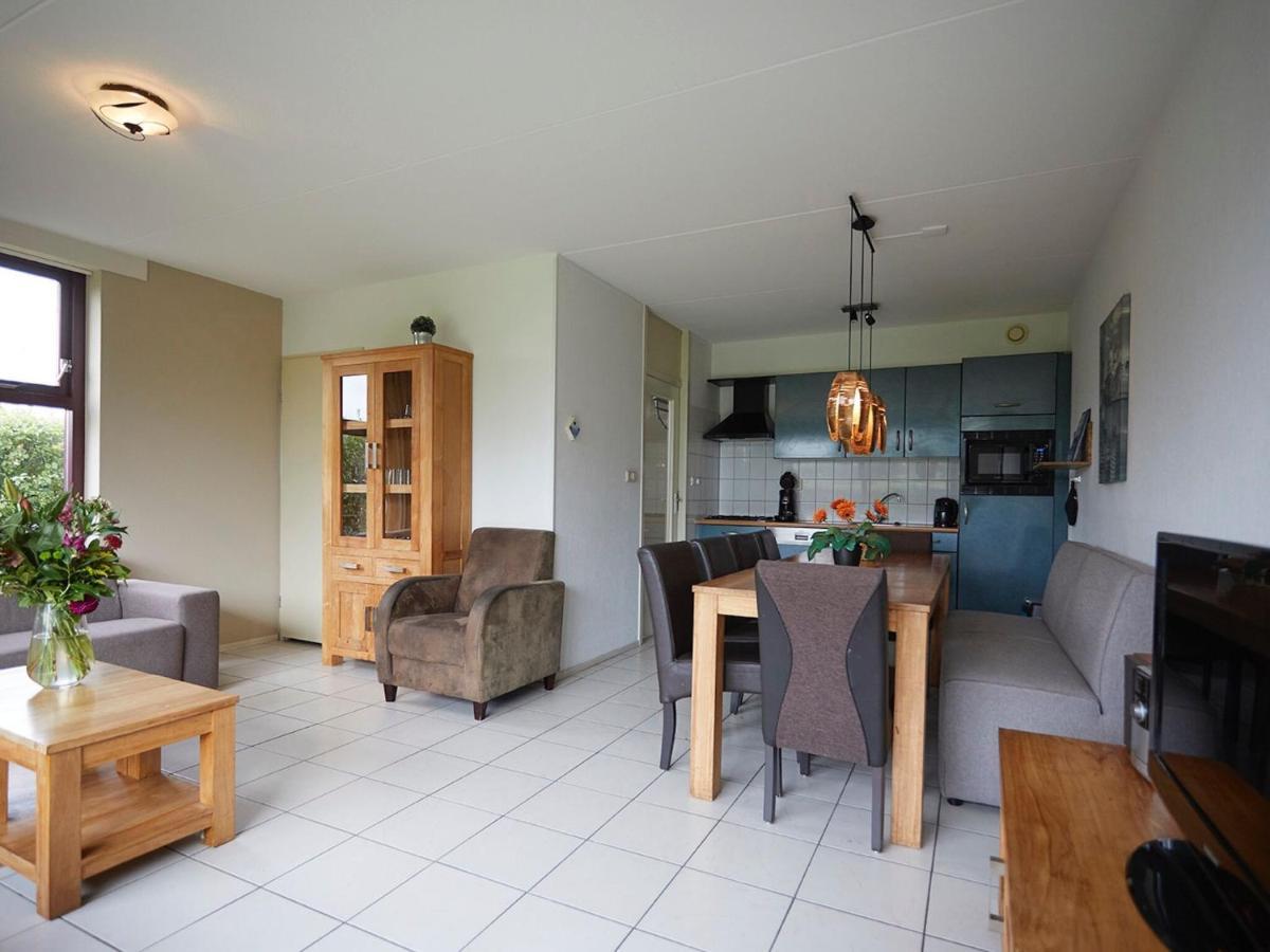 Coy With Large Garden, In Zeeland Ferienhaus *